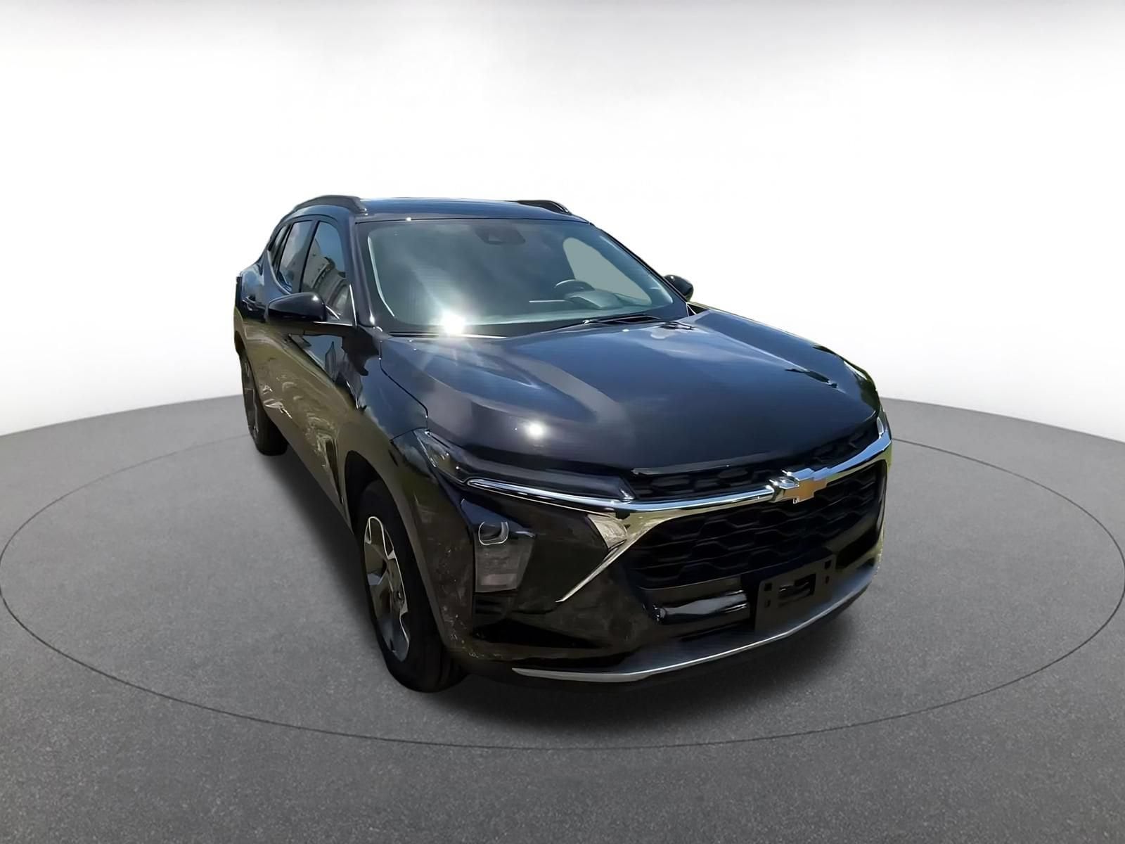 Thumbnail: 2025 Chevrolet Trax - 3