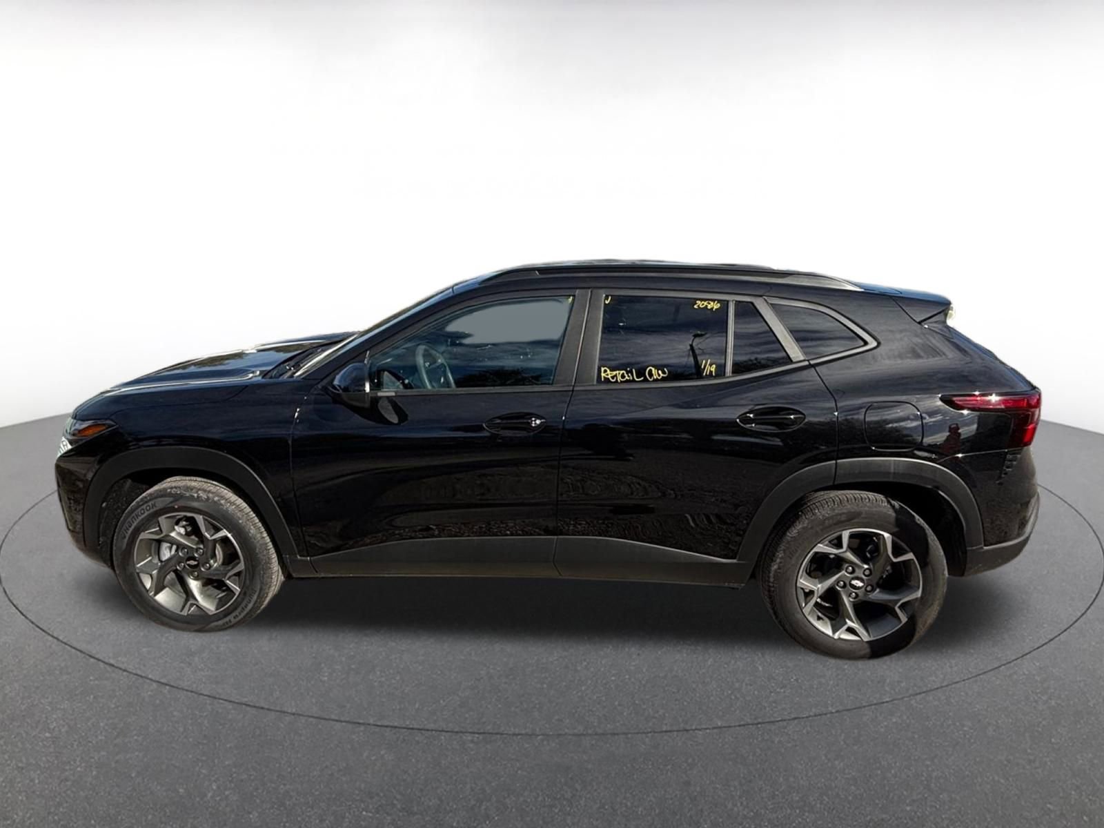 Thumbnail: 2025 Chevrolet Trax - 5