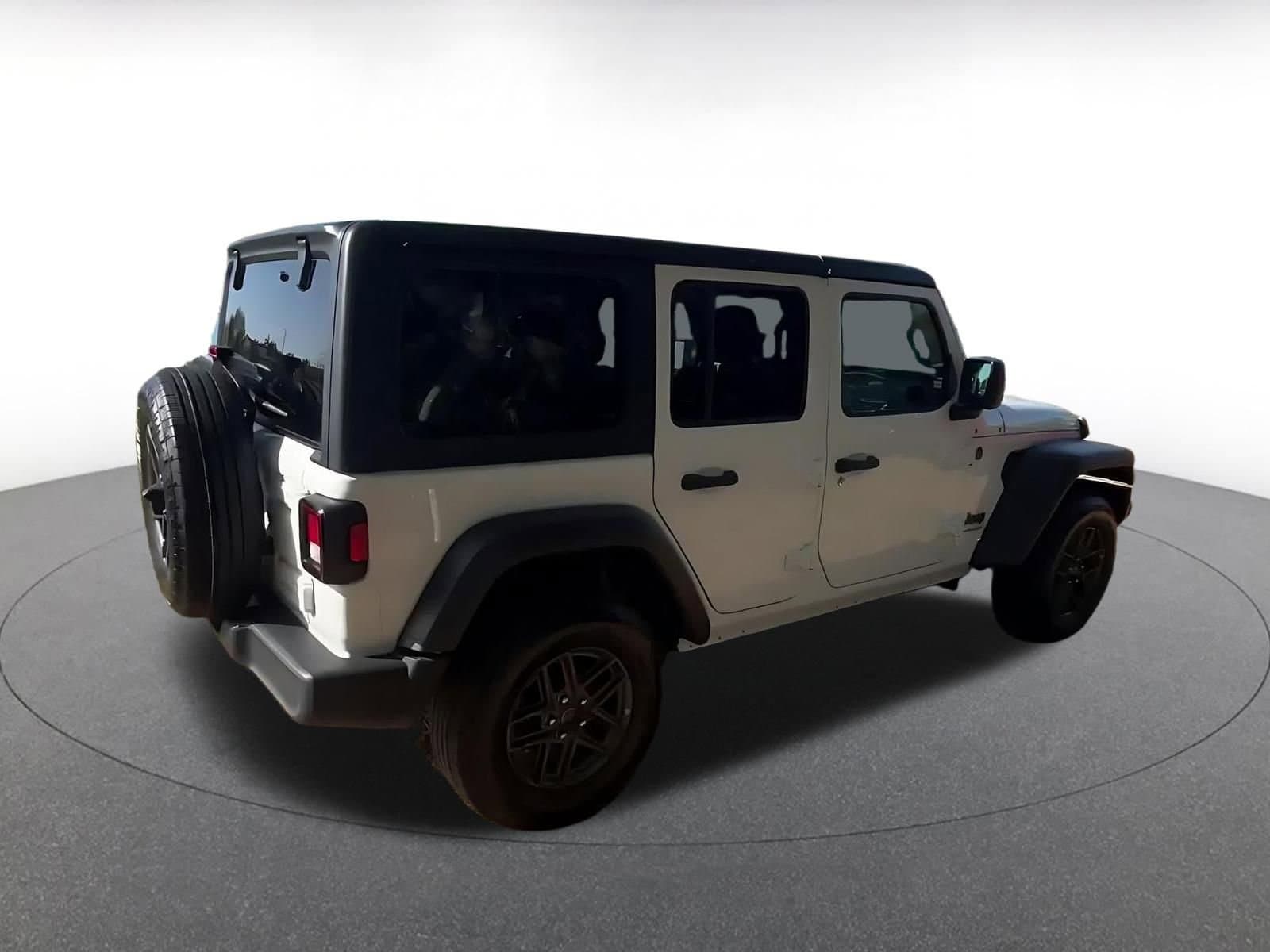 Thumbnail: 2025 Jeep Wrangler - 14