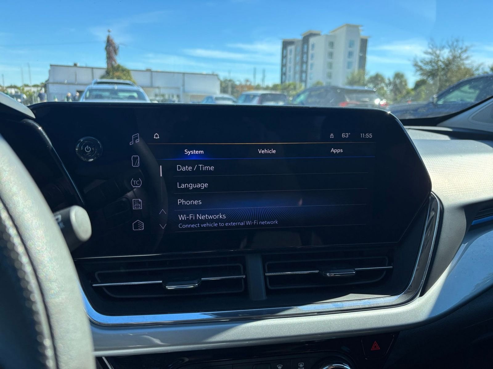 Thumbnail: 2025 Chevrolet Trax - 21