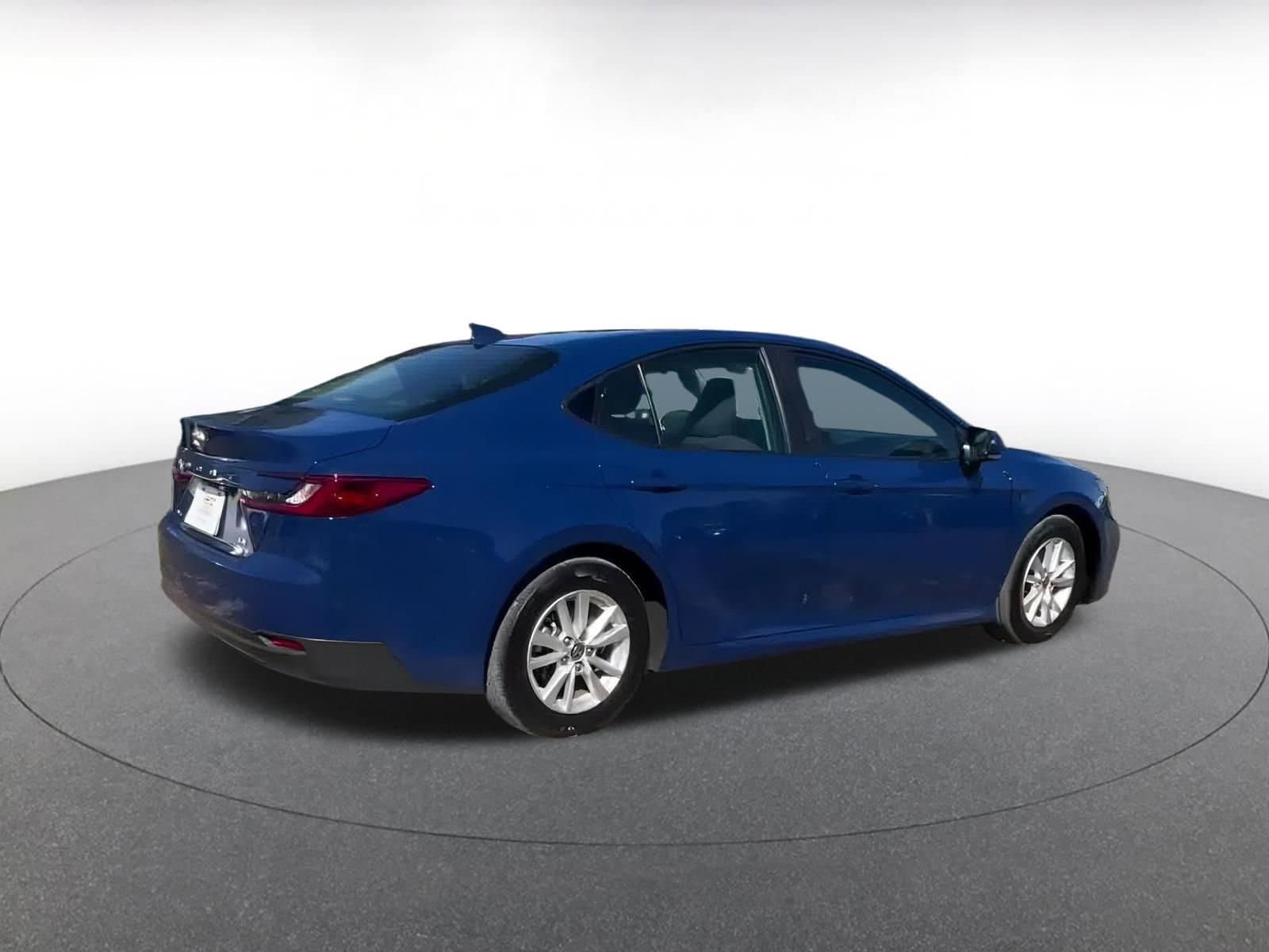 Thumbnail: 2025 Toyota Camry - 15