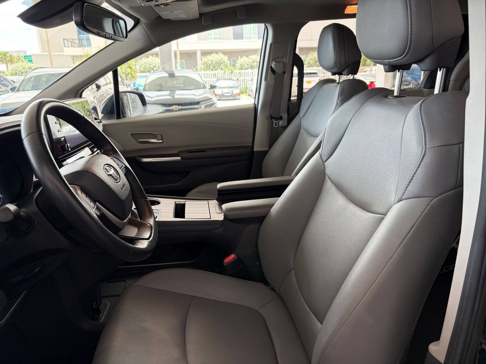 Thumbnail: 2024 Toyota Sienna - 27