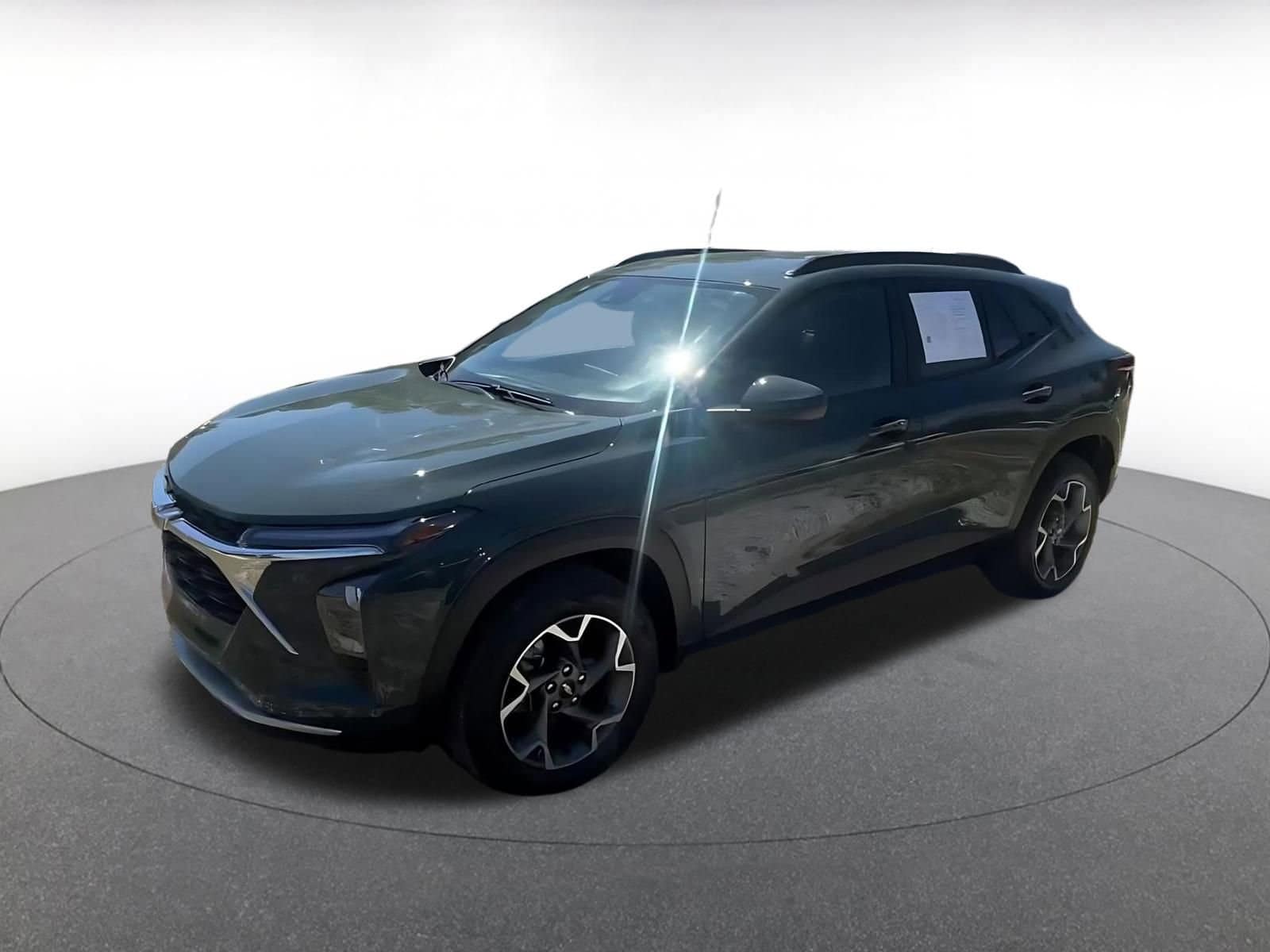 Thumbnail: 2025 Chevrolet Trax - 8