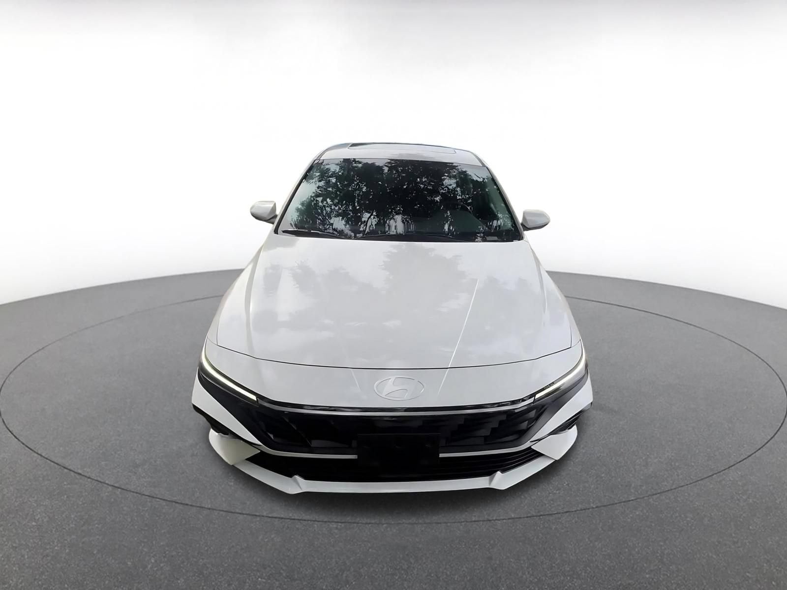 Thumbnail: 2025 Hyundai Elantra - 4