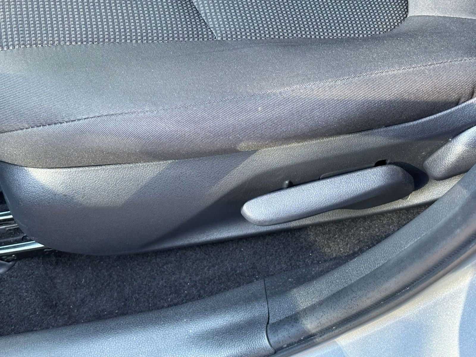 Thumbnail: 2025 Toyota RAV4 - 23