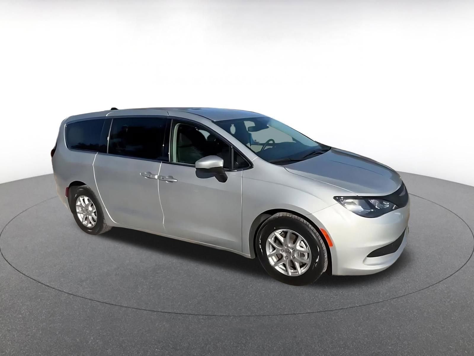 Thumbnail: 2023 Chrysler Voyager - 2