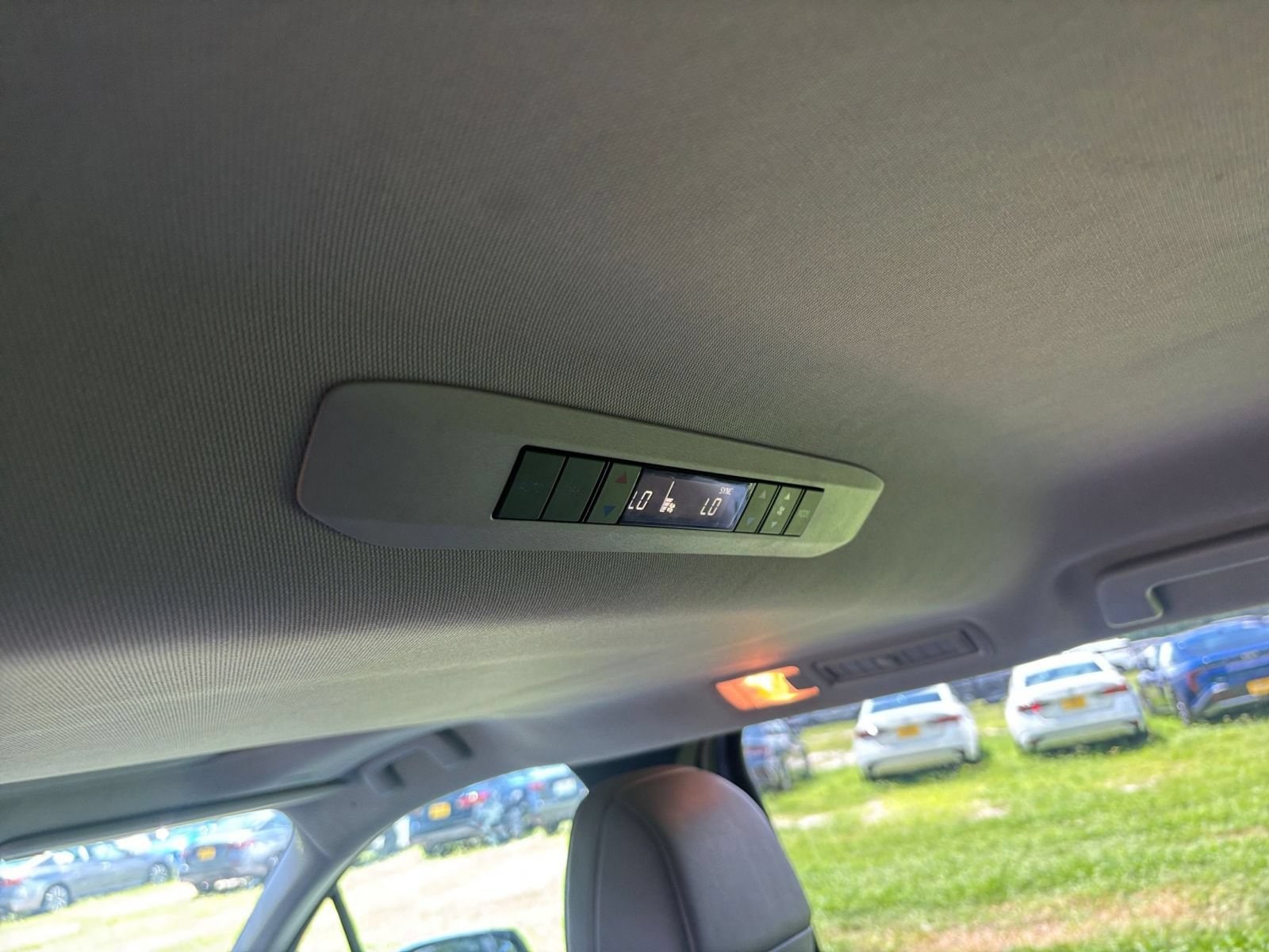 Thumbnail: 2025 Toyota Sienna - 25