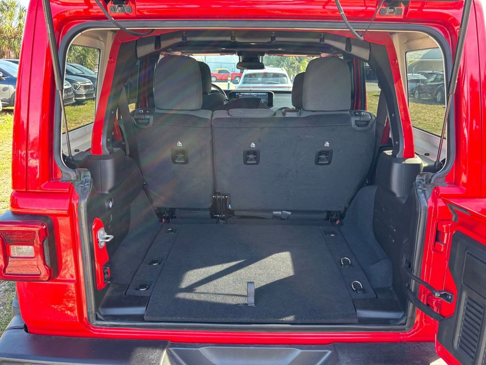 Thumbnail: 2025 Jeep Wrangler - 31