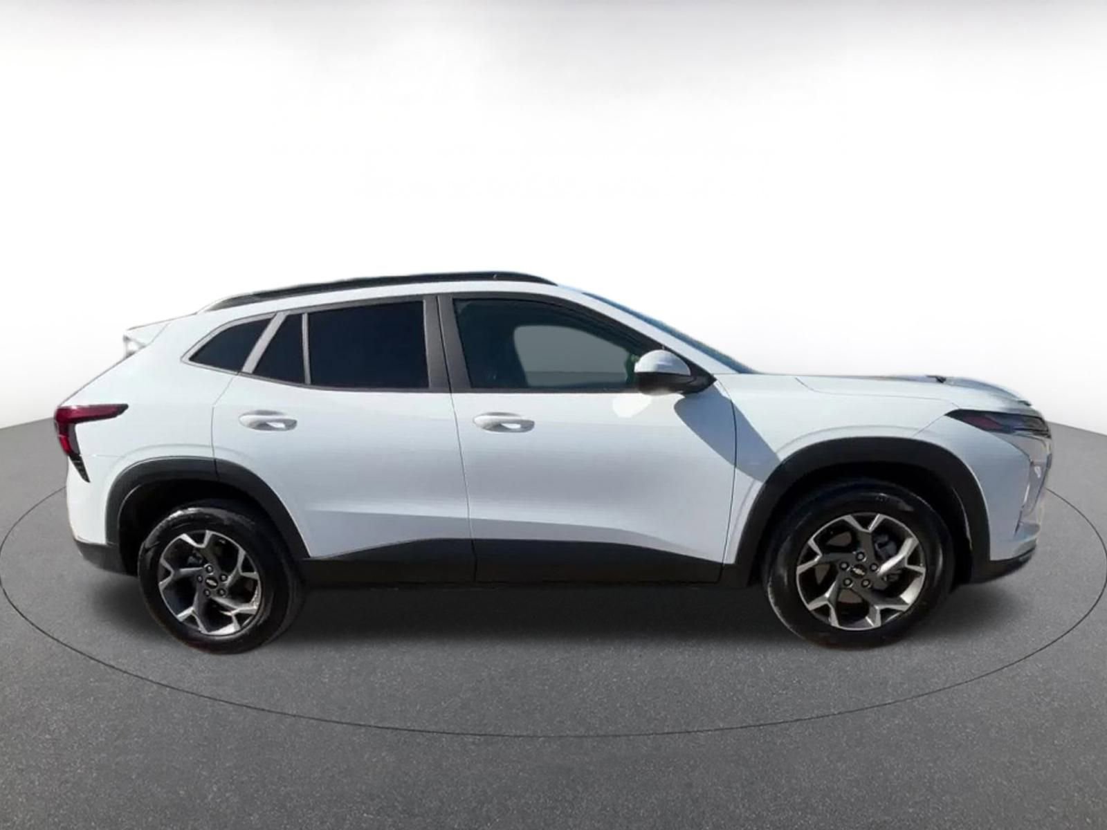 Thumbnail: 2025 Chevrolet Trax - 16