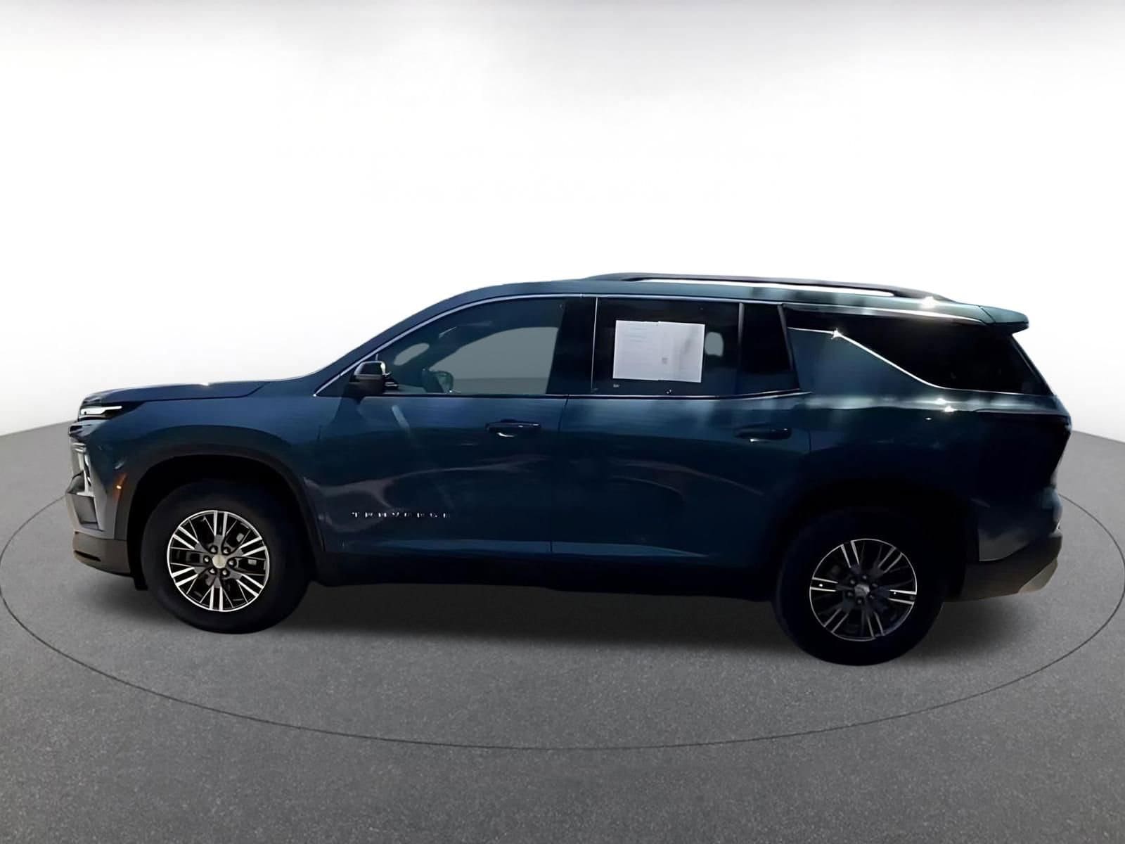 Thumbnail: 2025 Chevrolet Traverse - 9