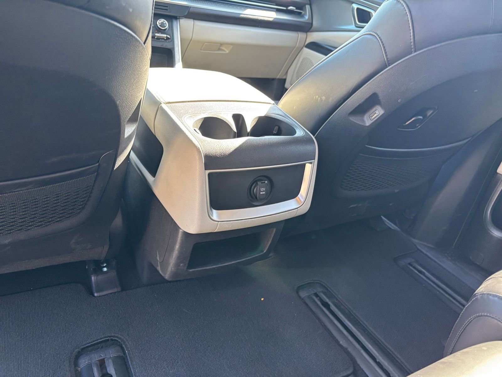 Thumbnail: 2024 Kia Carnival - 24