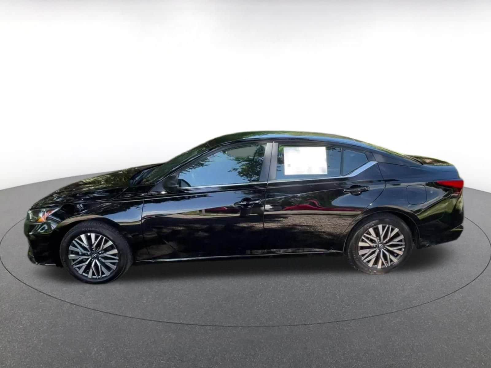Thumbnail: 2026 Nissan Altima - 9