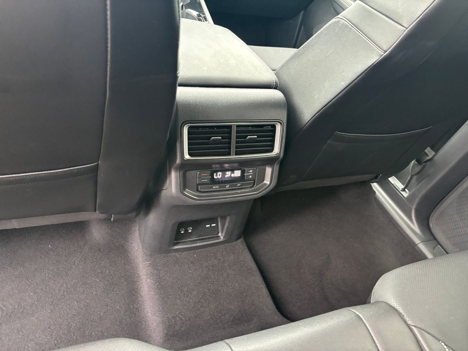 Thumbnail: 2025 Volkswagen Atlas - 24