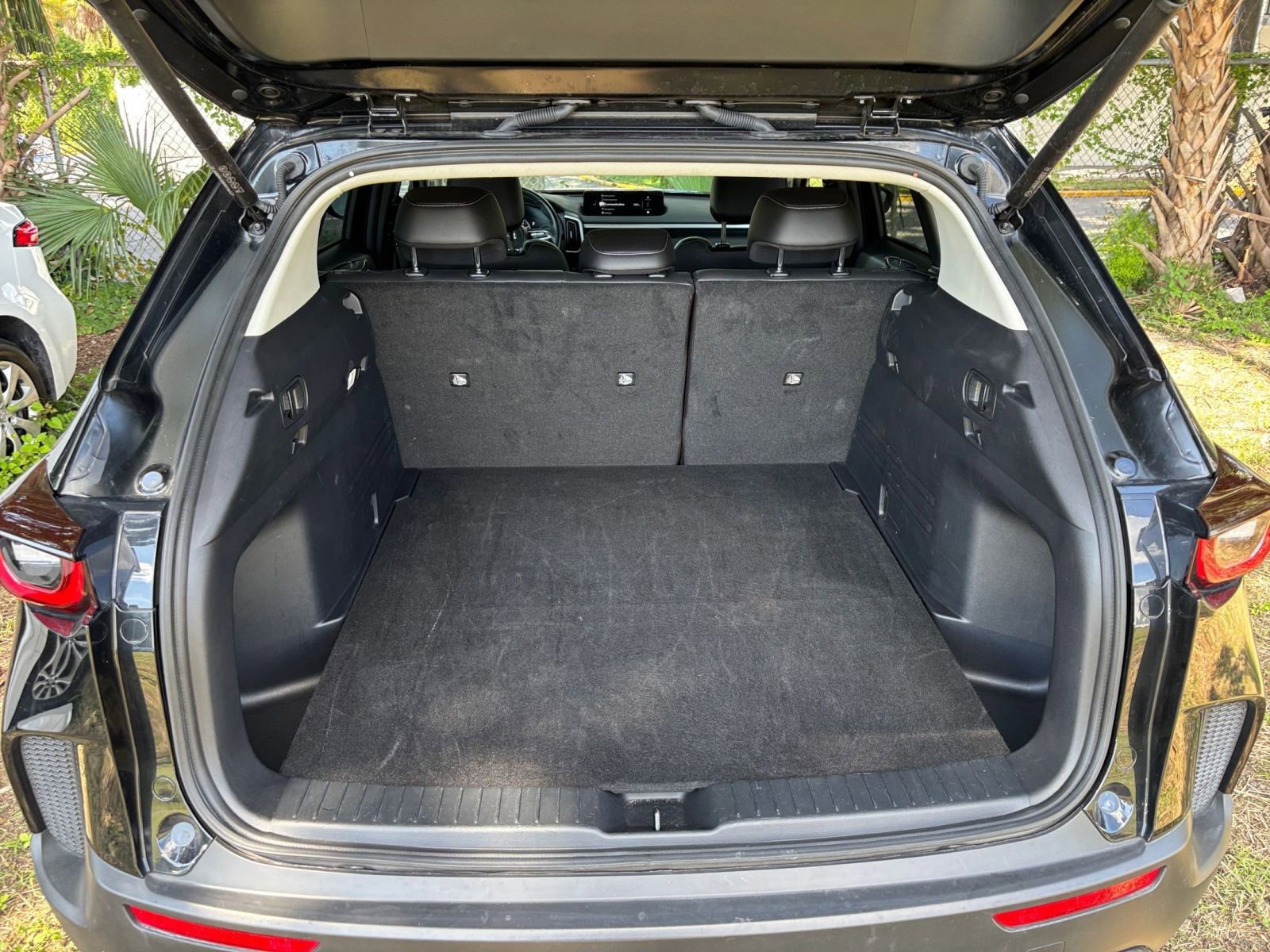 Thumbnail: 2025 Mazda CX-50 - 31