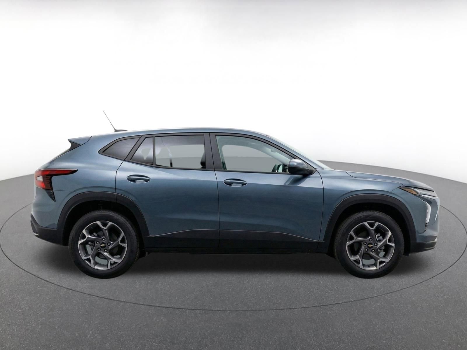 Thumbnail: 2025 Chevrolet Trax - 14