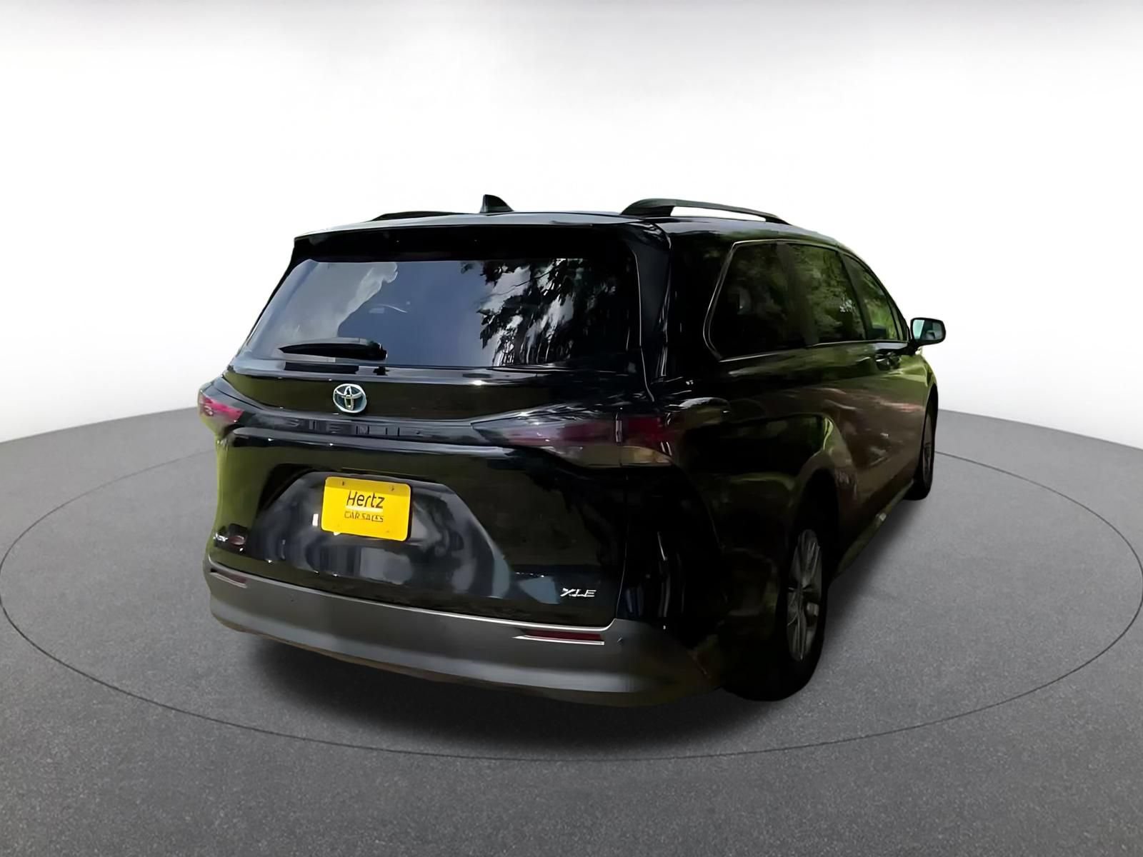 Thumbnail: 2025 Toyota Sienna - 11