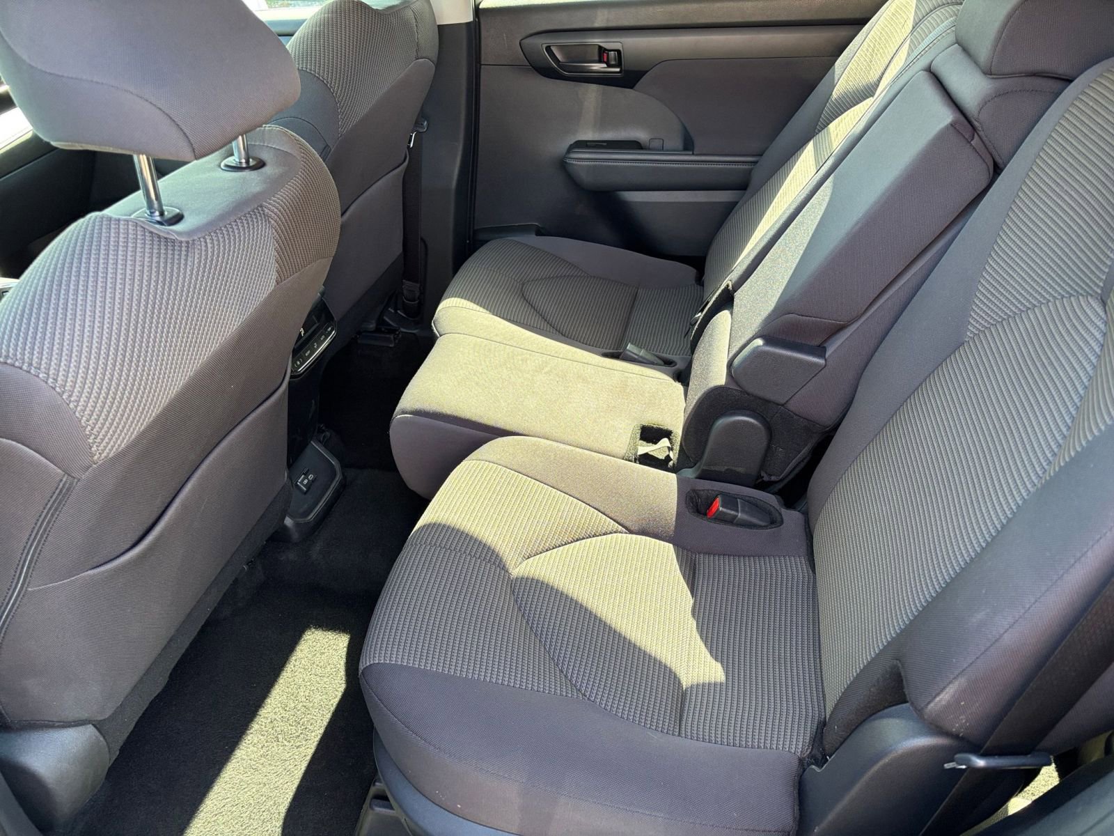 Thumbnail: 2025 Toyota Highlander - 27