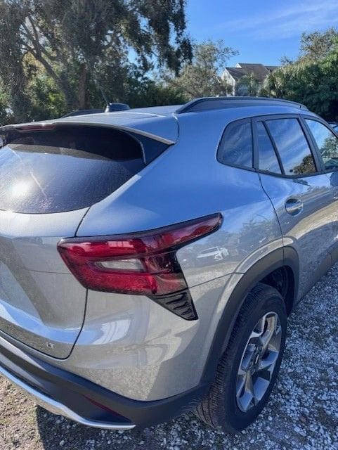 Thumbnail: 2025 Chevrolet Trax - 8