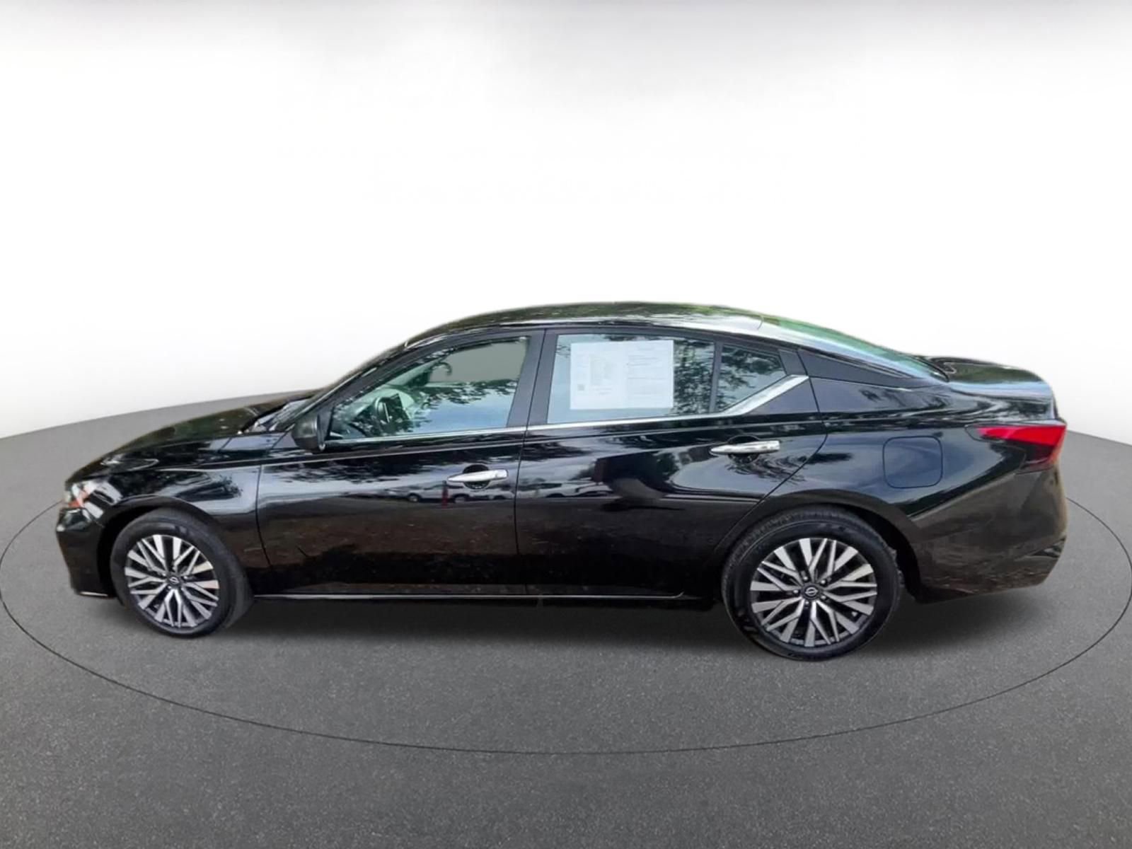 Thumbnail: 2025 Nissan Altima - 11