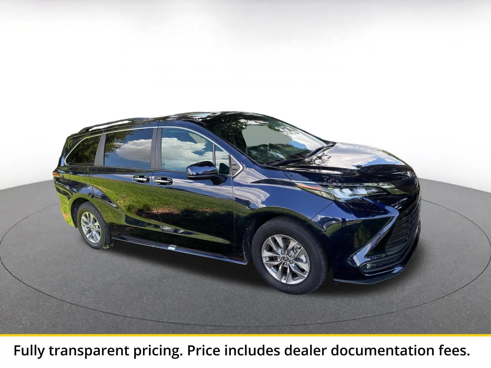 Thumbnail: 2025 Toyota Sienna - 1