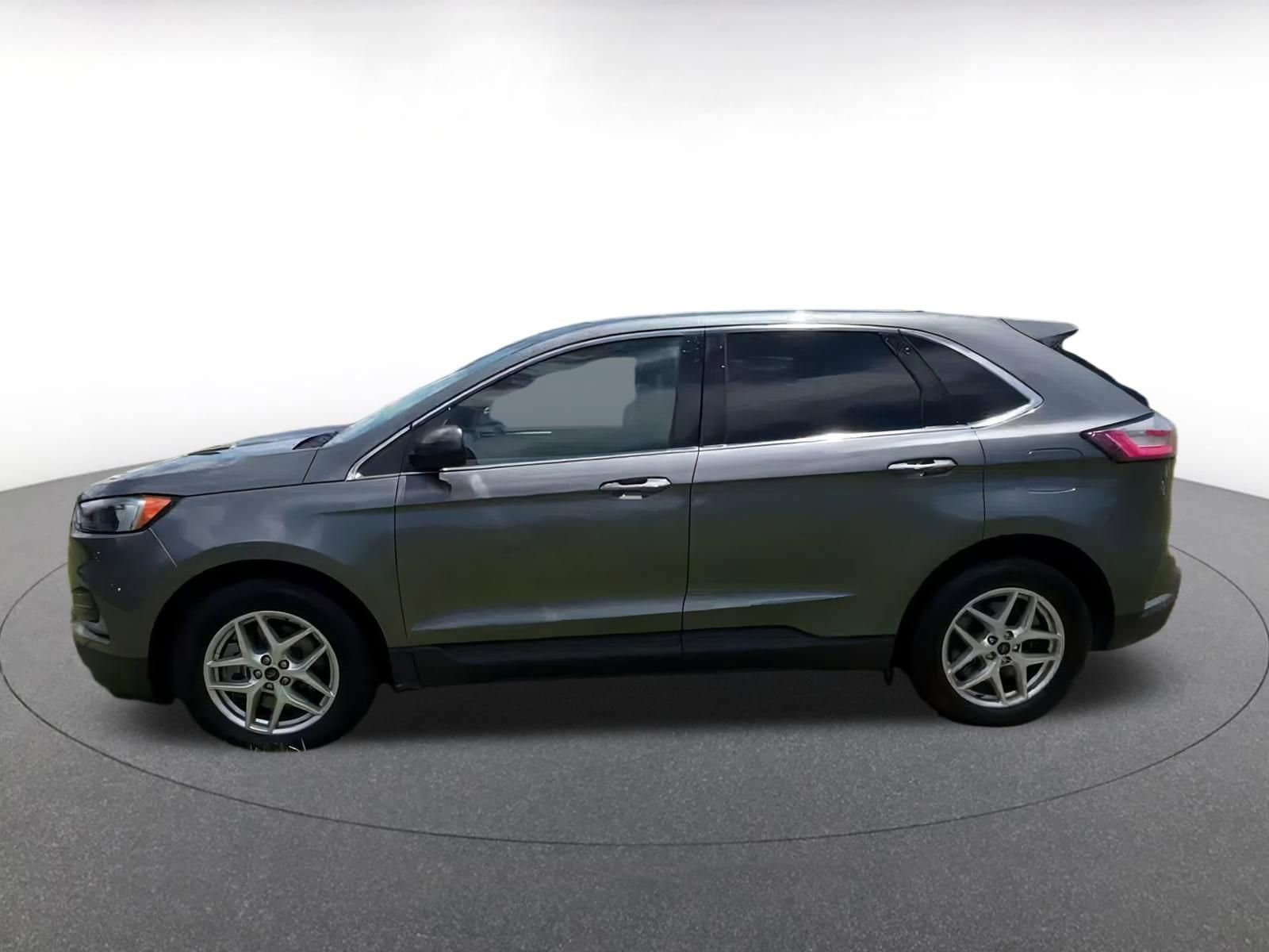 Thumbnail: 2023 Ford Edge - 9