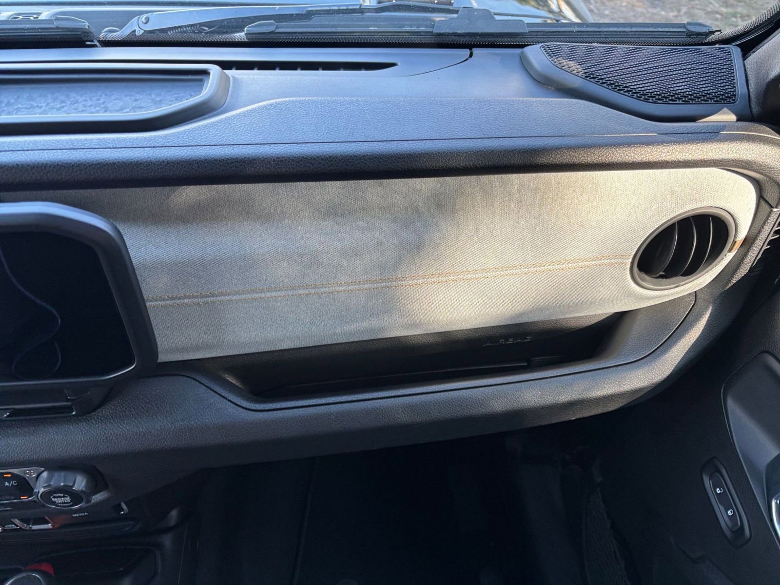 Thumbnail: 2025 Jeep Wrangler - 35