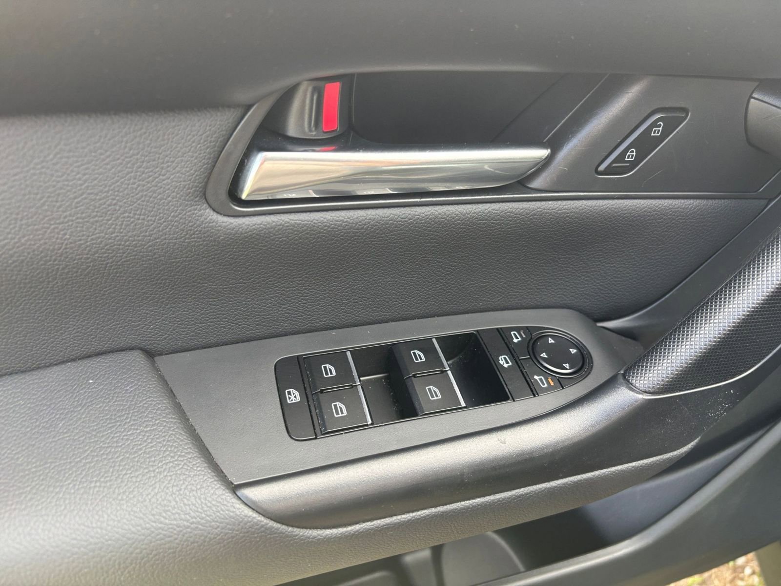 Thumbnail: 2025 Mazda CX-50 - 18