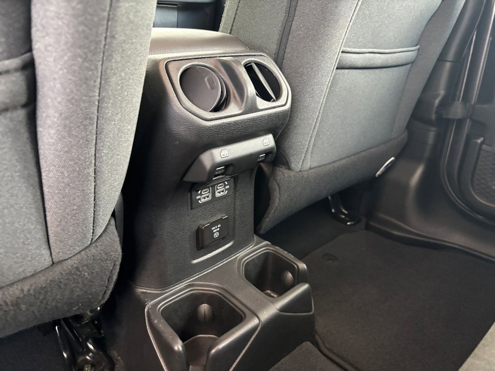 Thumbnail: 2025 Jeep Wrangler - 25