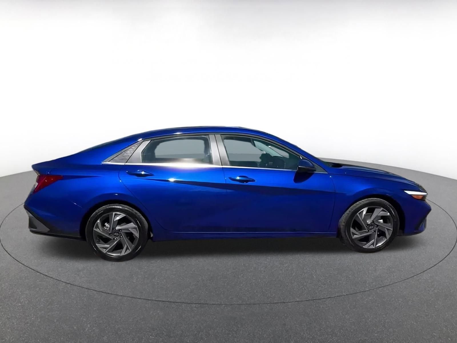 Thumbnail: 2025 Hyundai Elantra - 16