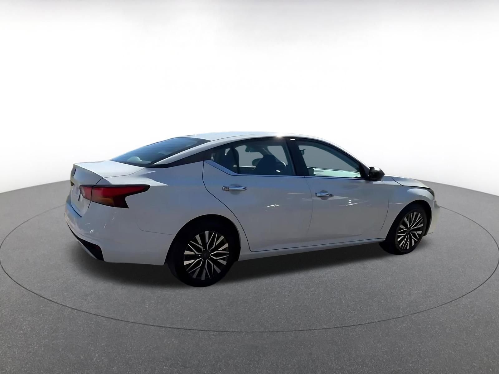 Thumbnail: 2025 Nissan Altima - 15