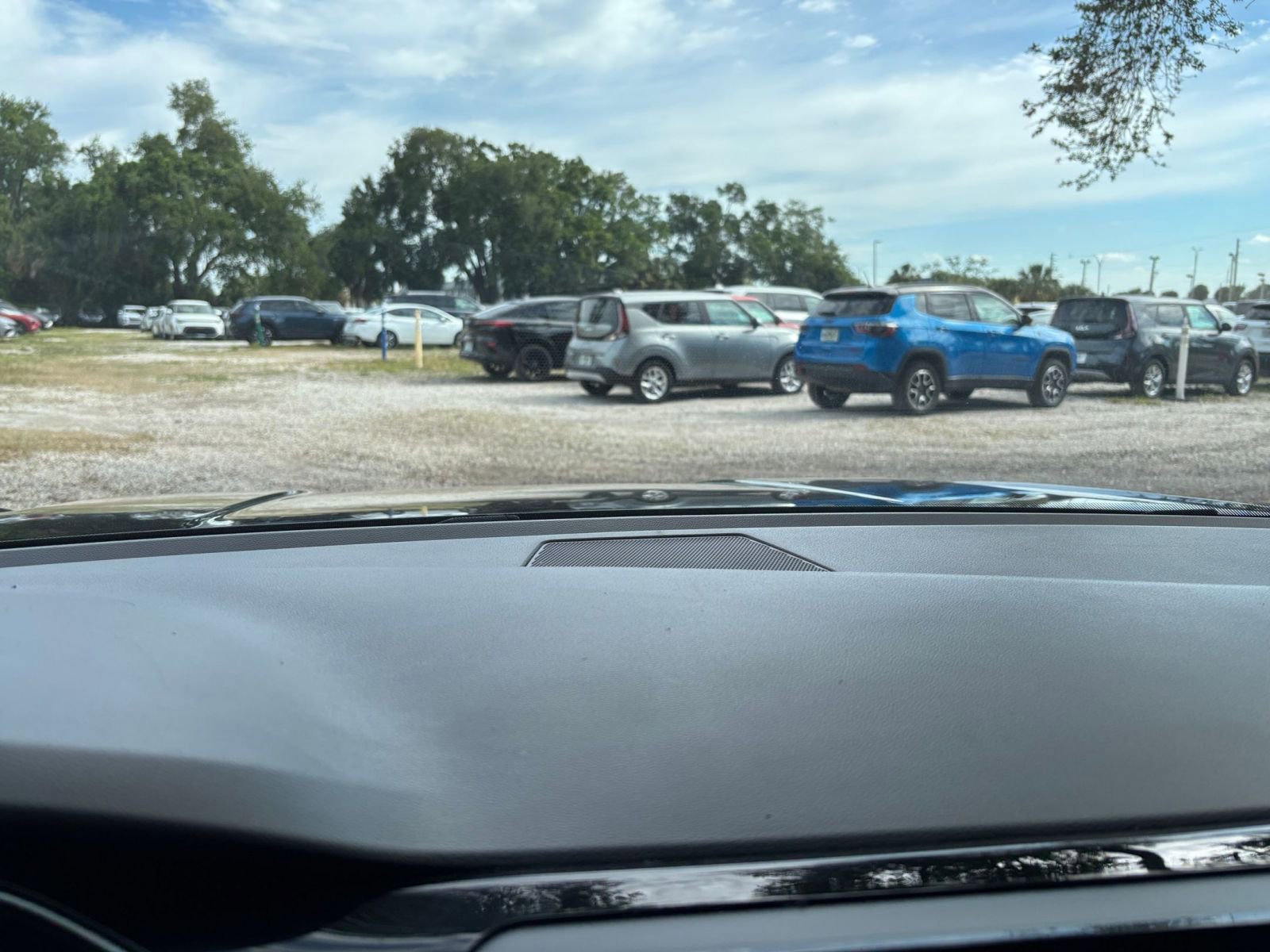 Thumbnail: 2025 Volkswagen Taos - 17