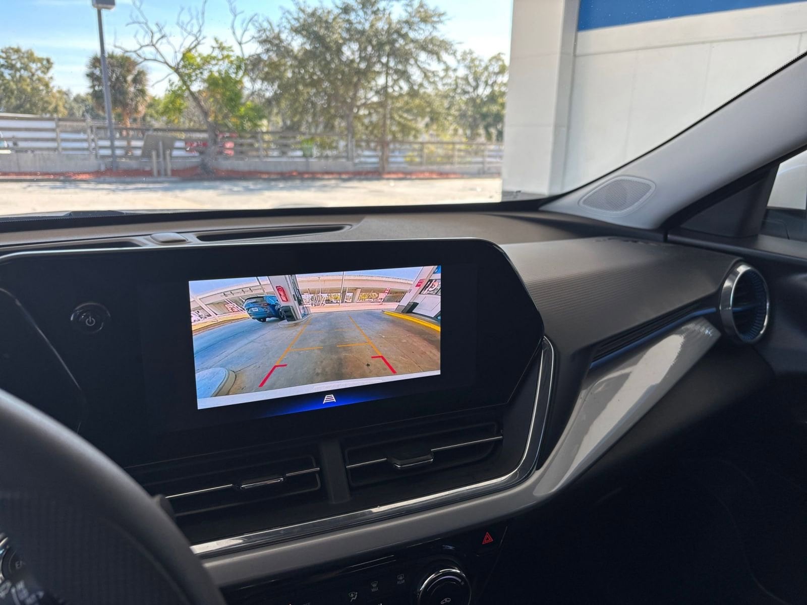 Thumbnail: 2025 Chevrolet Trax - 18