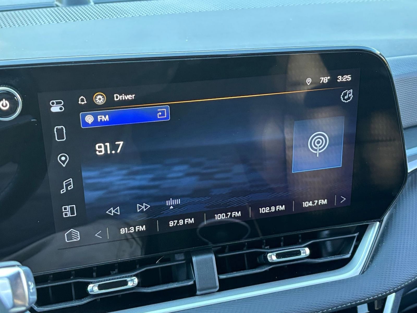 Thumbnail: 2025 Chevrolet Equinox - 21