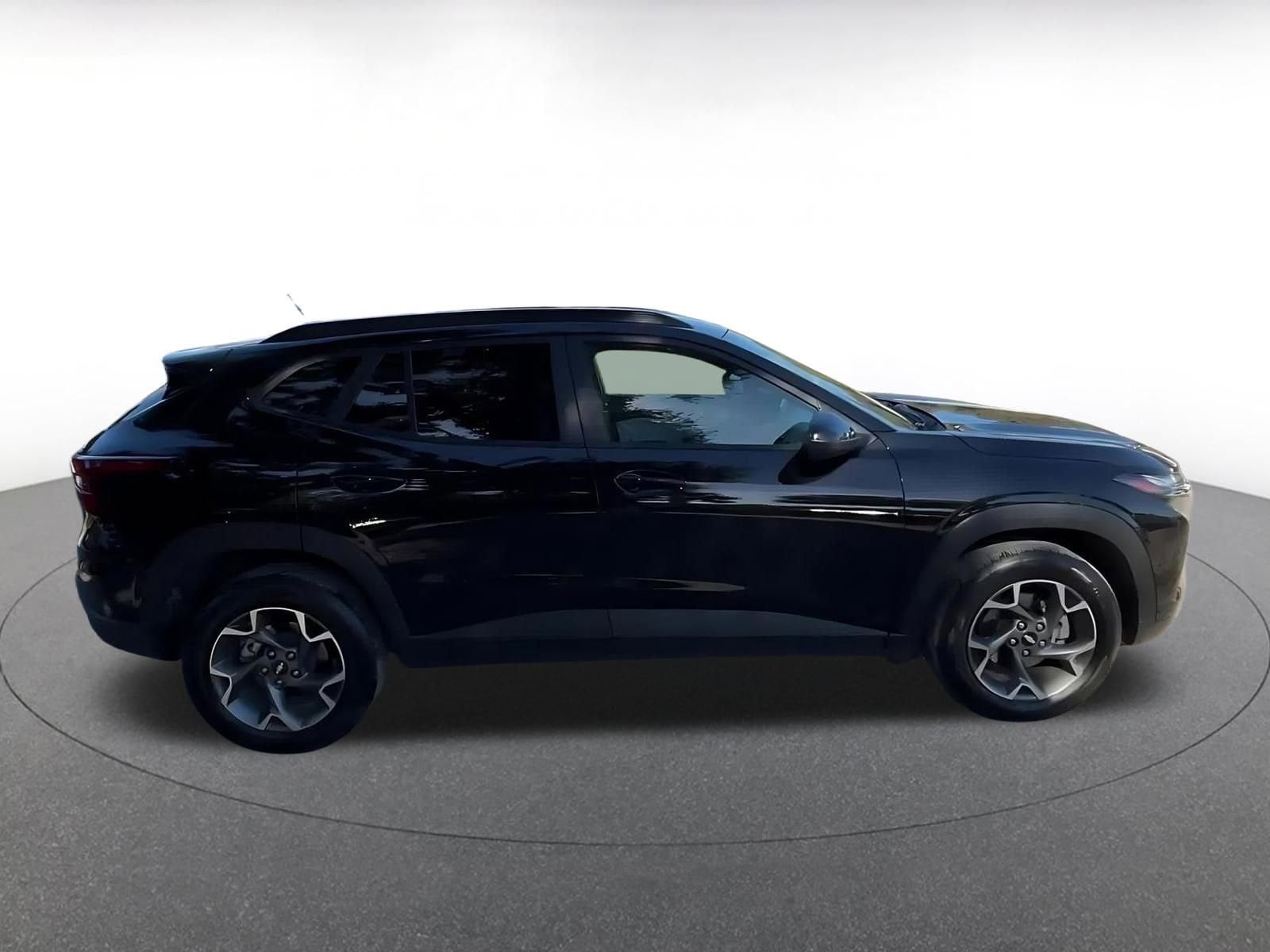 Thumbnail: 2025 Chevrolet Trax - 16