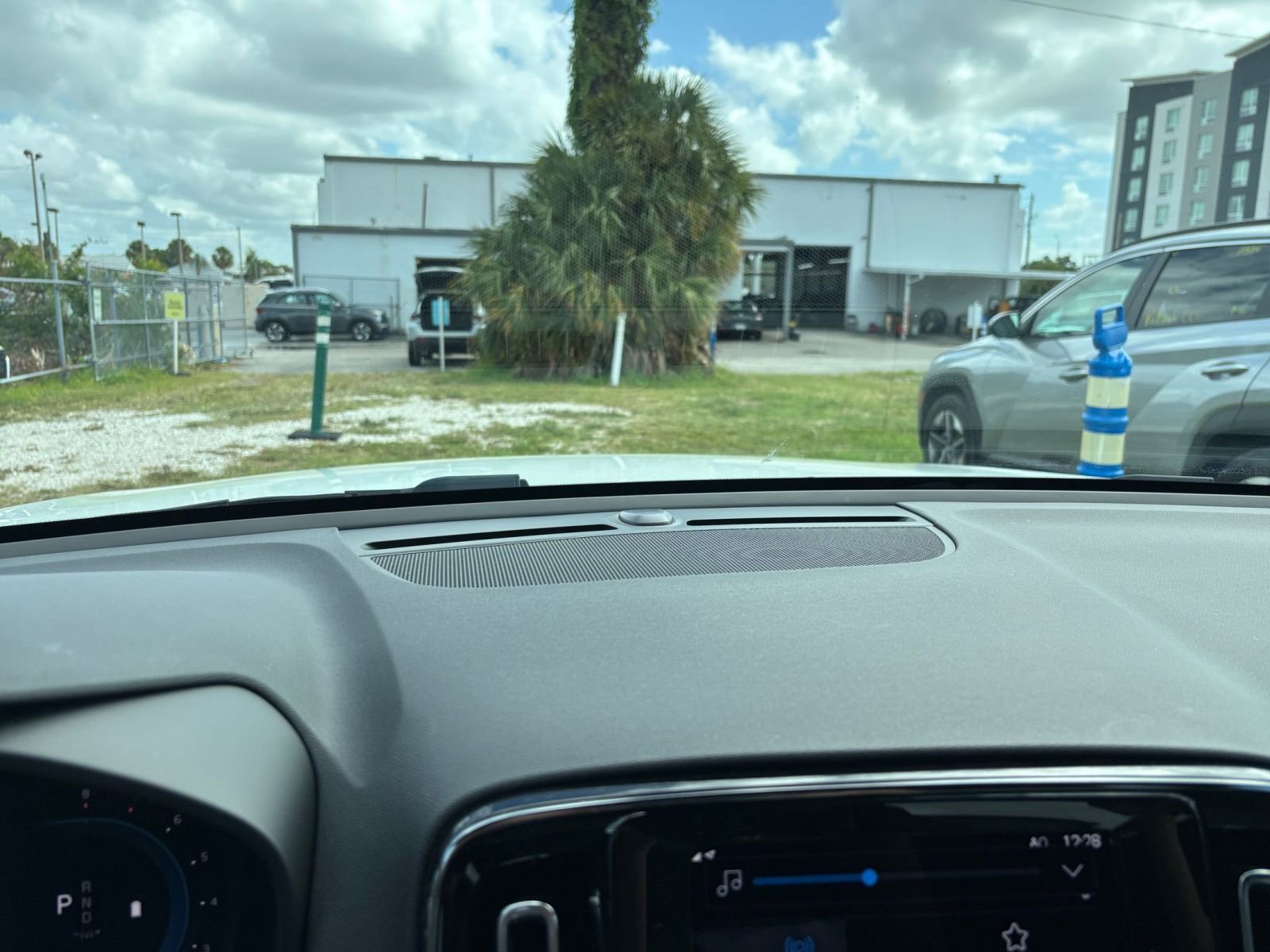 Thumbnail: 2024 Volvo XC40 - 18