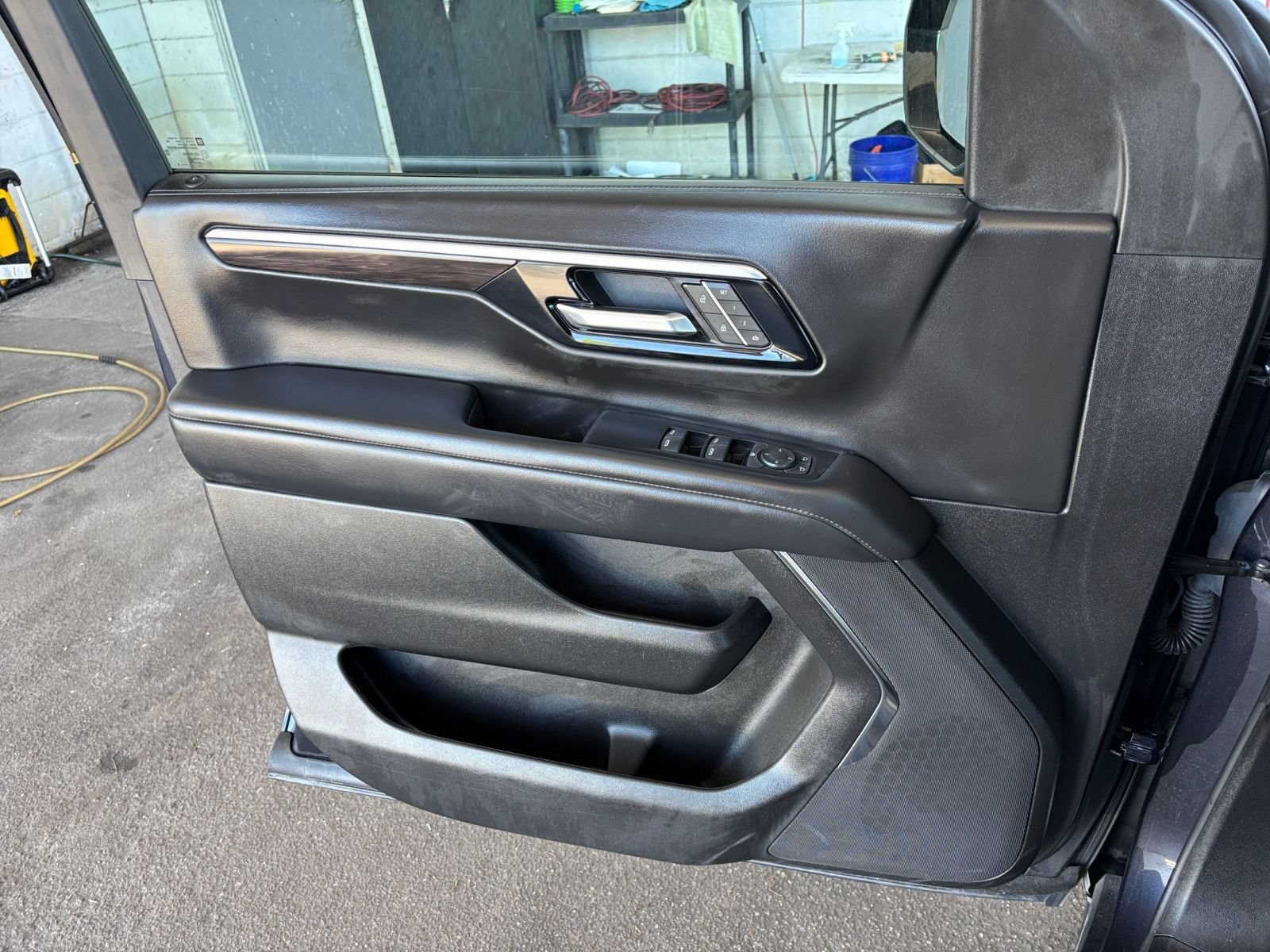 Thumbnail: 2025 Chevrolet Tahoe - 18