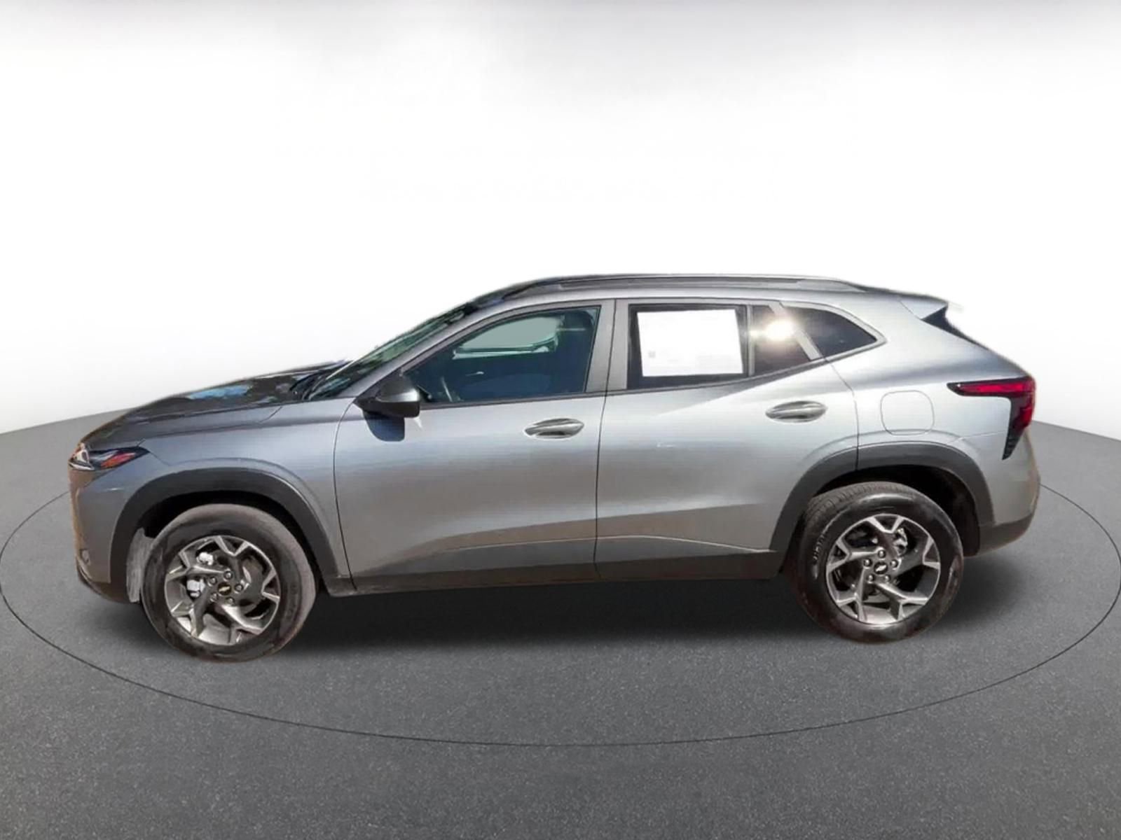 Thumbnail: 2025 Chevrolet Trax - 9