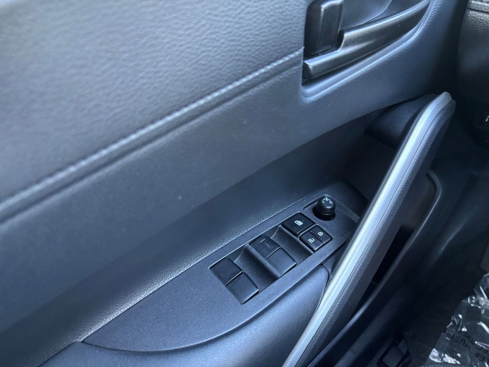 Thumbnail: 2025 Toyota Corolla Cross - 18