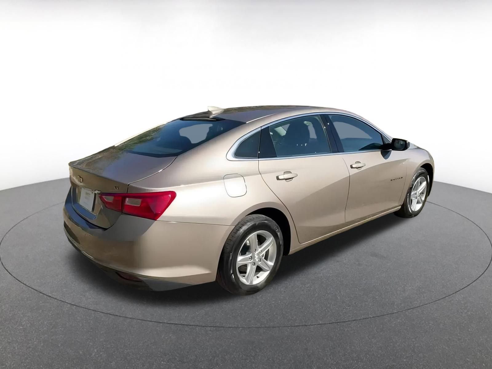 Thumbnail: 2023 Chevrolet Malibu - 10