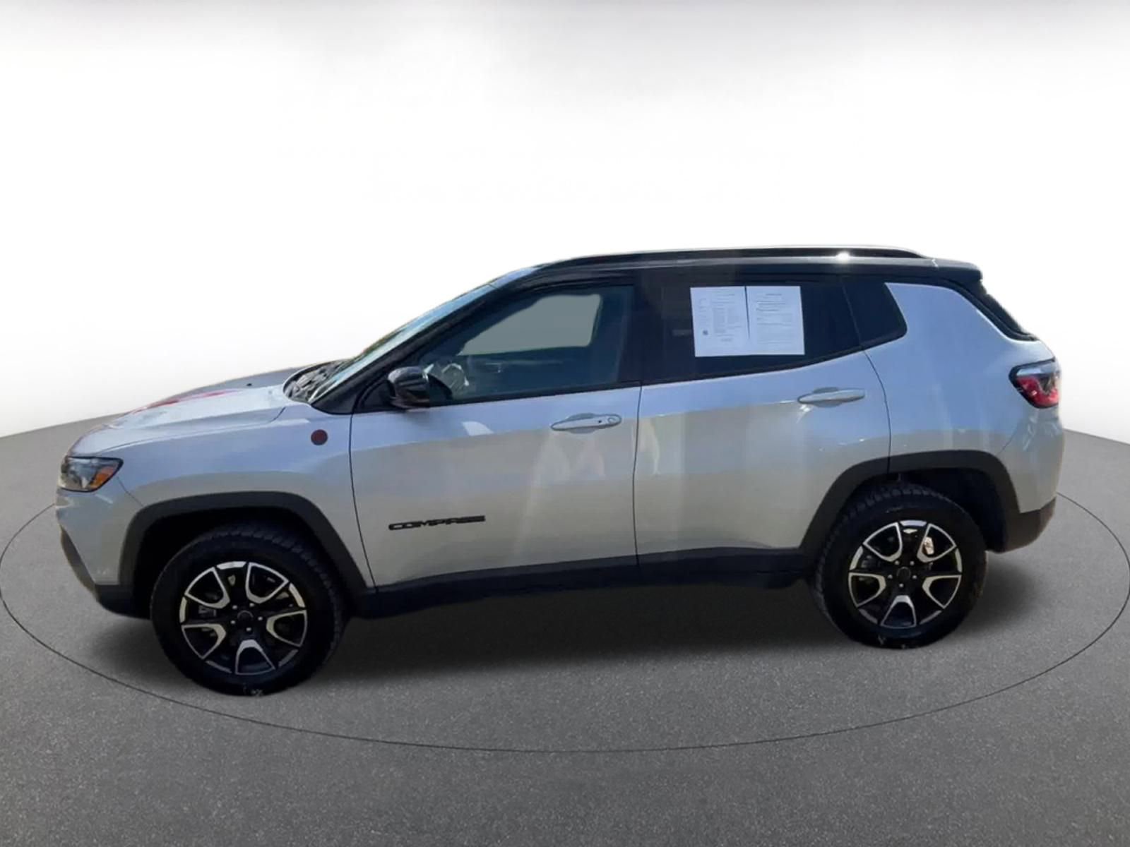 Thumbnail: 2025 Jeep Compass - 9