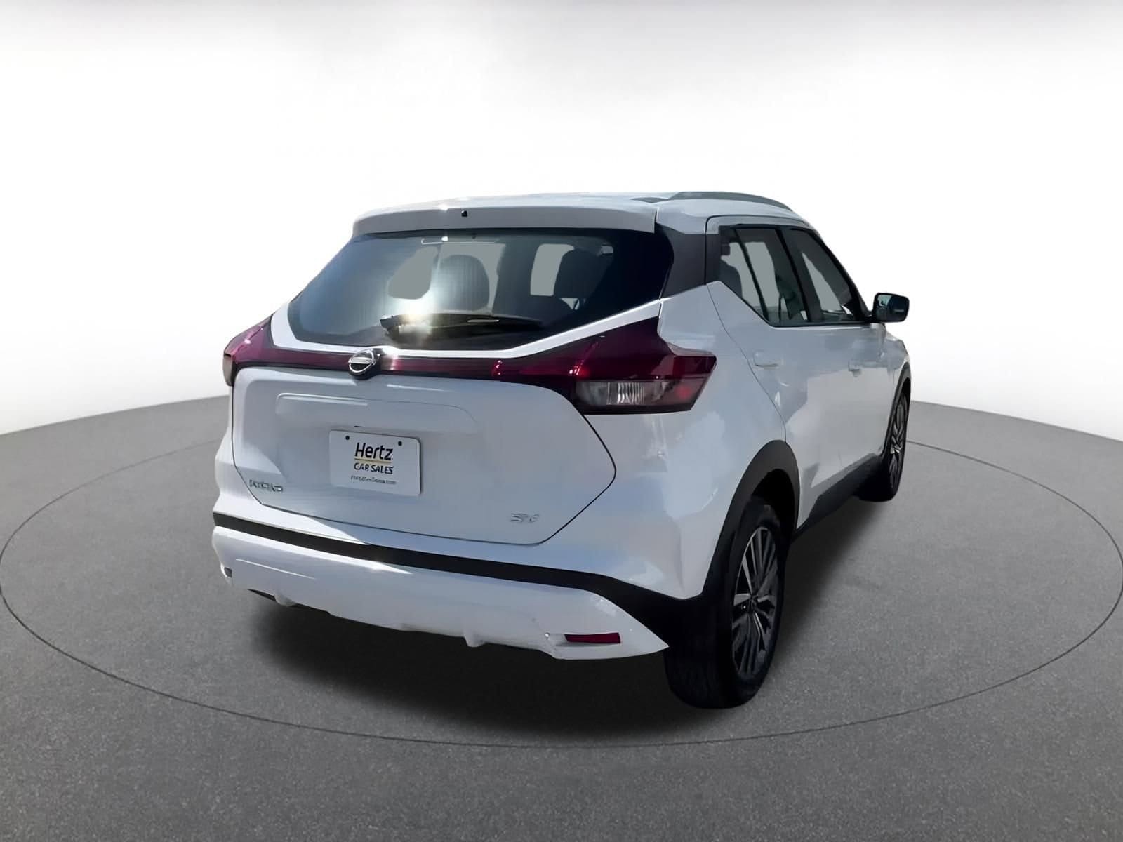 Thumbnail: 2024 Nissan Kicks - 15