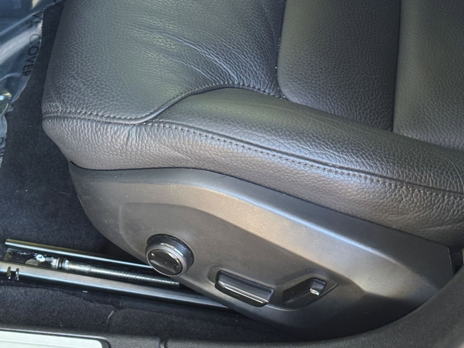 Thumbnail: 2025 Volvo S60 - 23