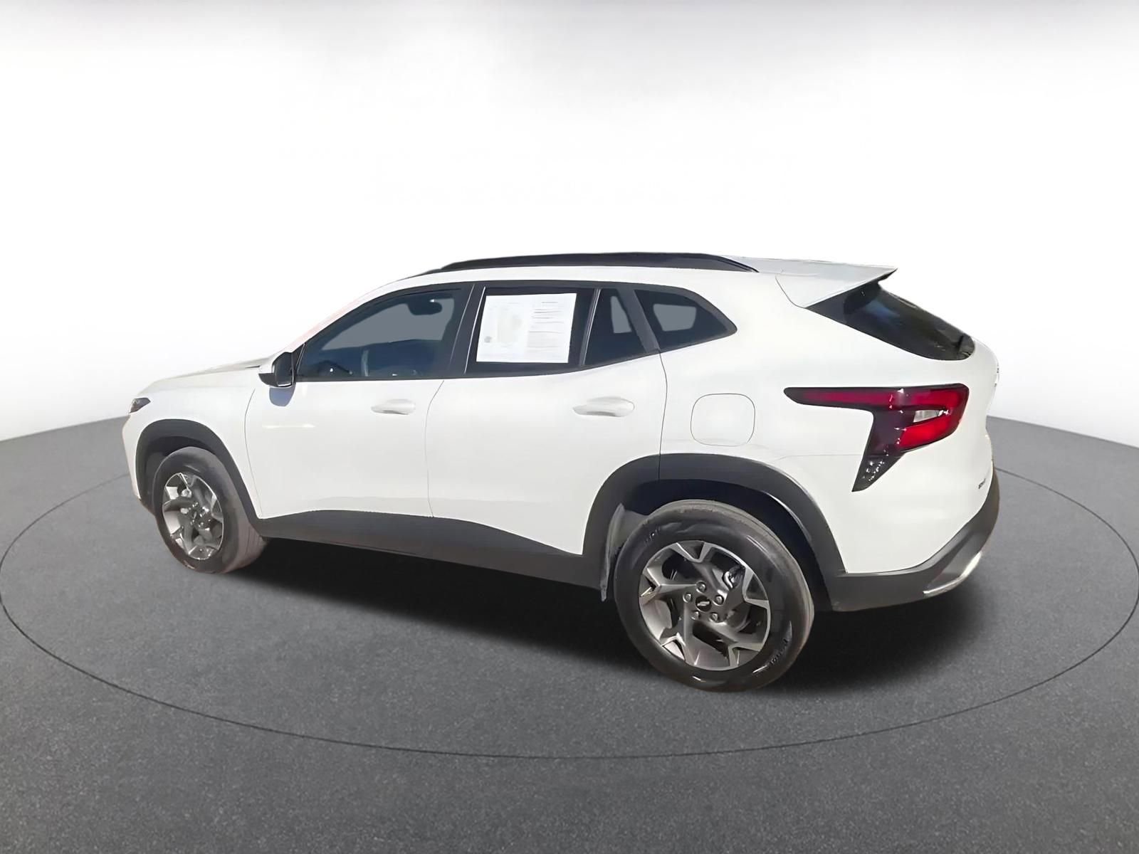 Thumbnail: 2025 Chevrolet Trax - 10