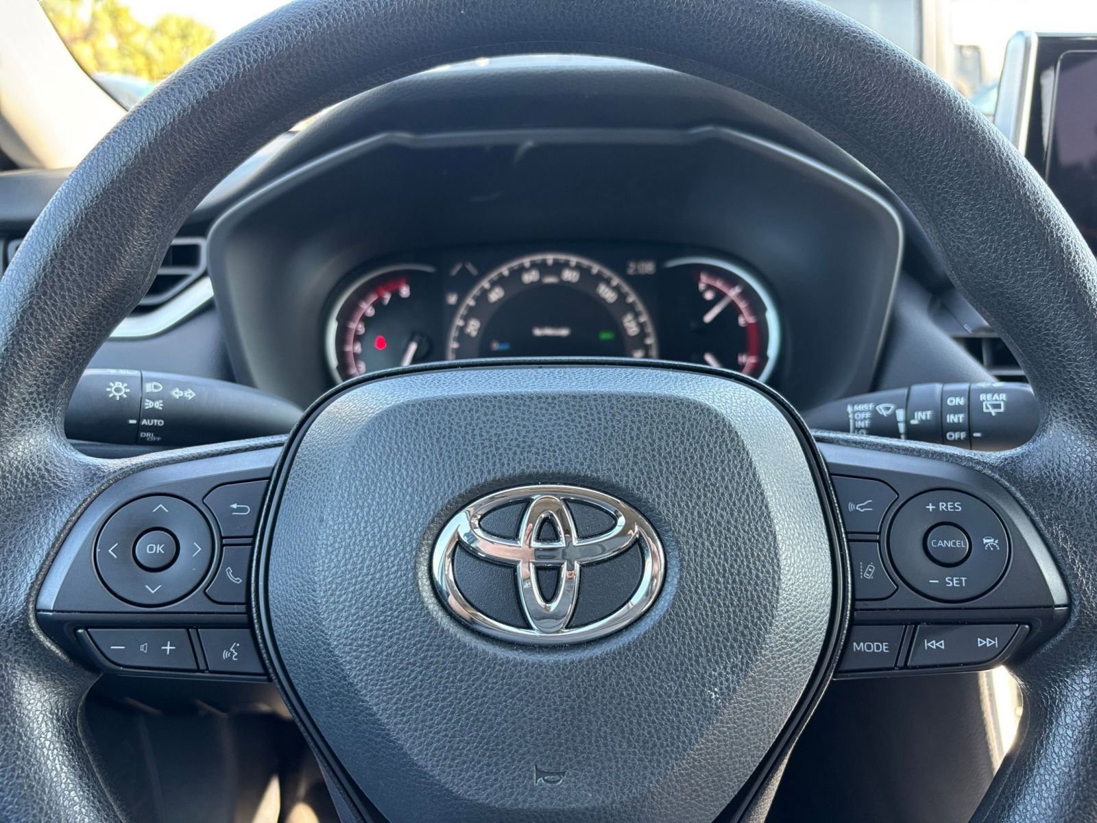 Thumbnail: 2025 Toyota RAV4 - 30