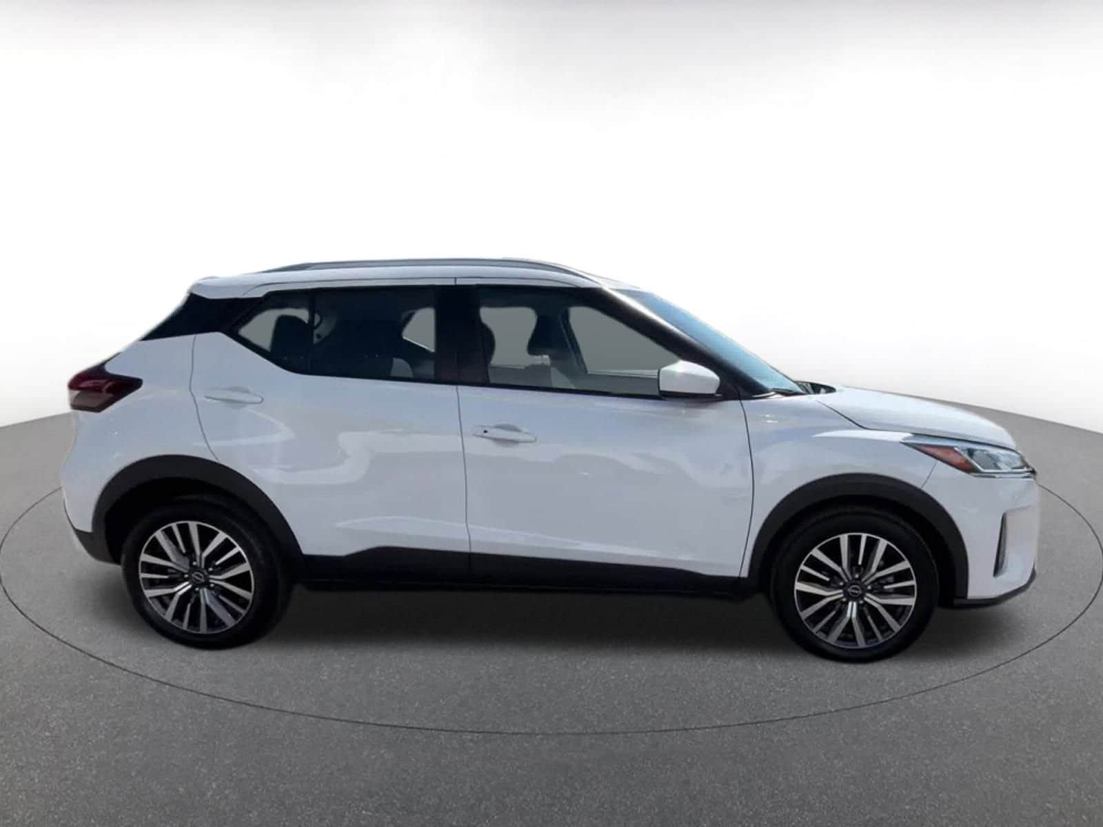 Thumbnail: 2024 Nissan Kicks - 16