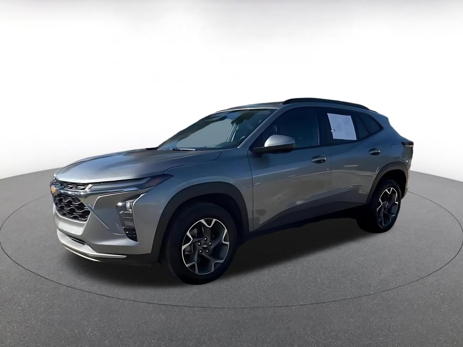 Thumbnail: 2025 Chevrolet Trax - 8