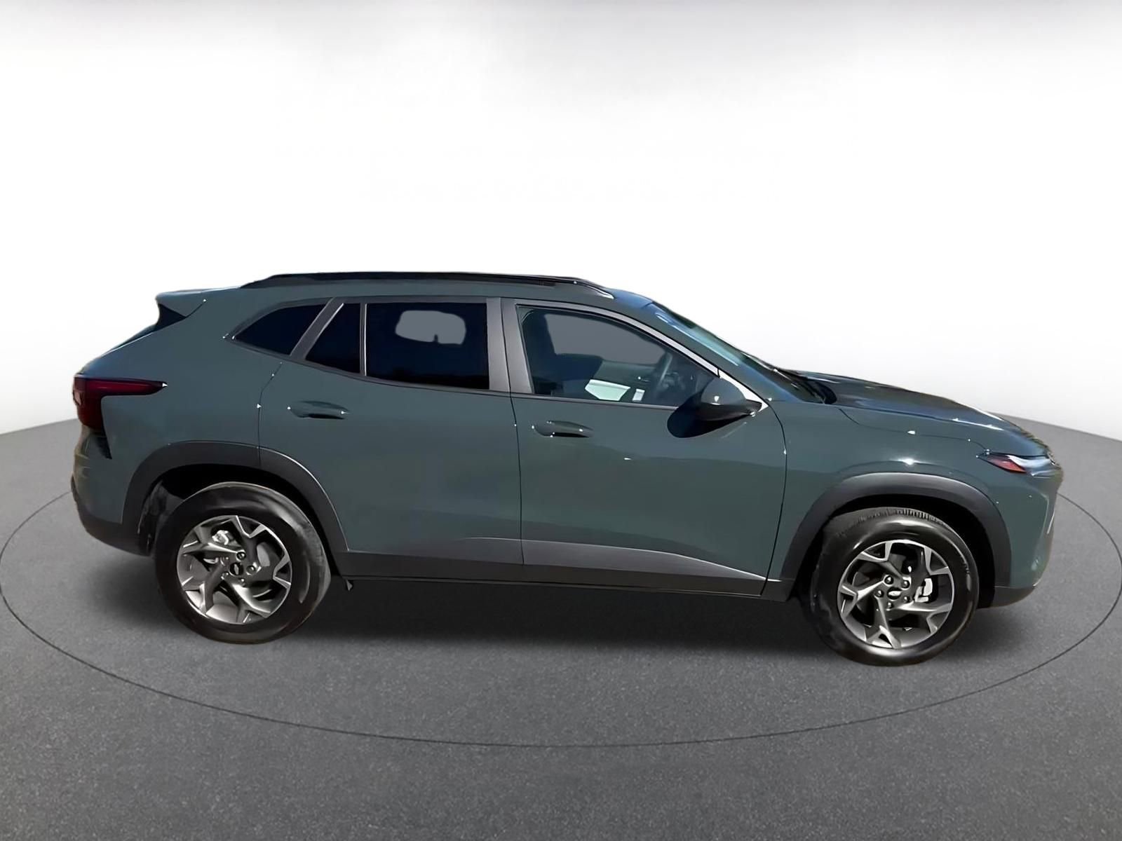 Thumbnail: 2025 Chevrolet Trax - 16