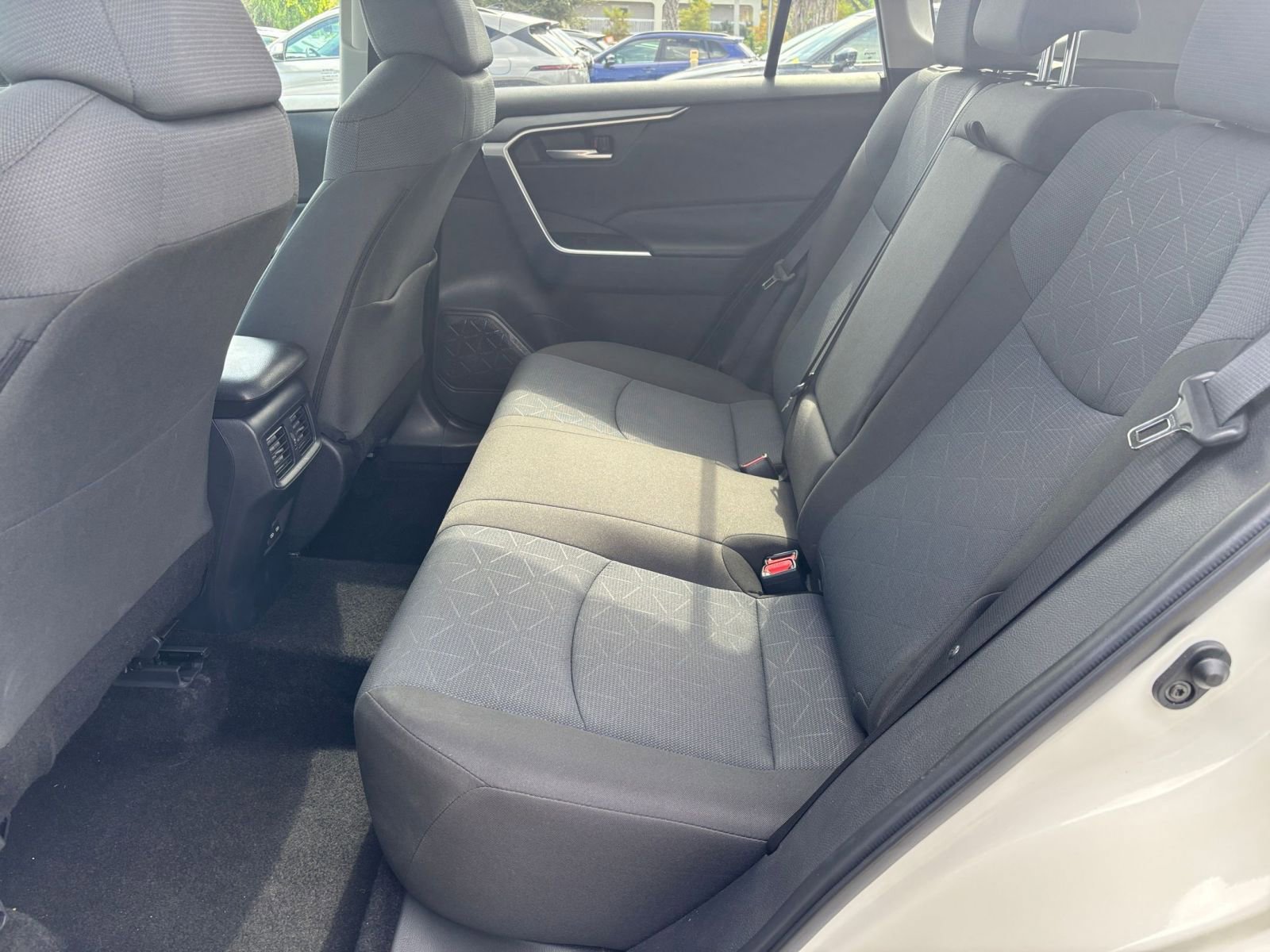 Thumbnail: 2025 Toyota RAV4 - 27