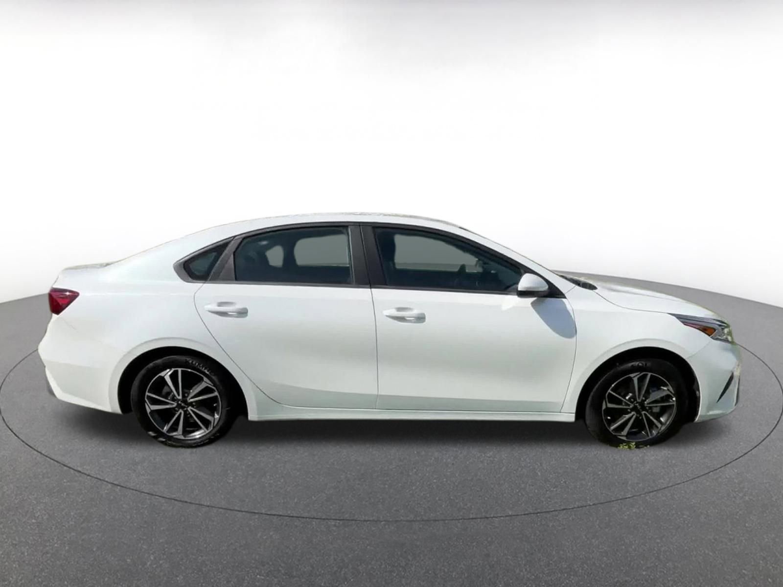 Thumbnail: 2024 Kia Forte - 13