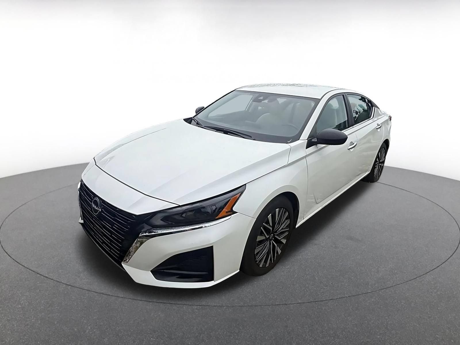 Thumbnail: 2025 Nissan Altima - 4
